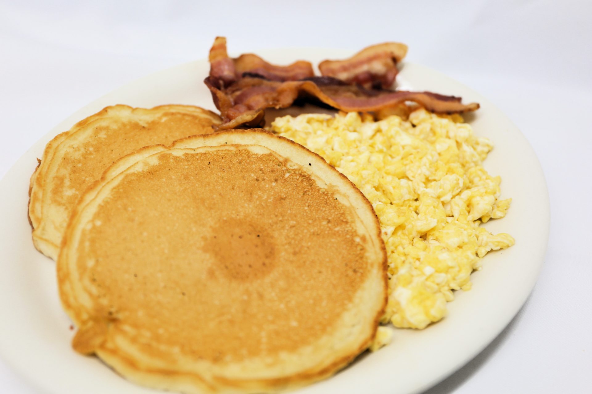 Huevos con Pancakes